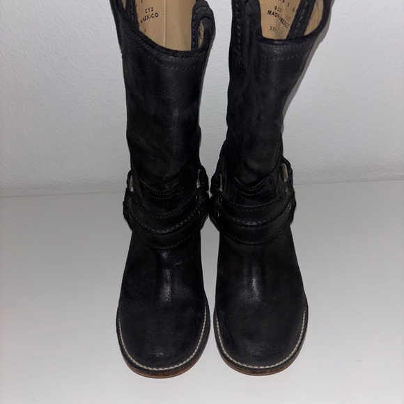 Frye Carmen Harness Boots Black Textured Leather Heel Moto Biker Size 6 B 77374 - Picture 7 of 8